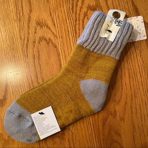 NWT Free People comfy socks, lot of 4 pairs - Picture 8 of 9